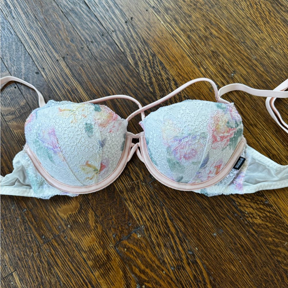 PINK Victoria's Secret Floral Lace Bra - Multicolor